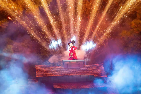 All Entertainment Options Coming to Disneyland in 2024 3 fantasmic