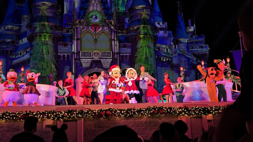 A Magical Night at Mickey's Very Merry Christmas Party 13 castle