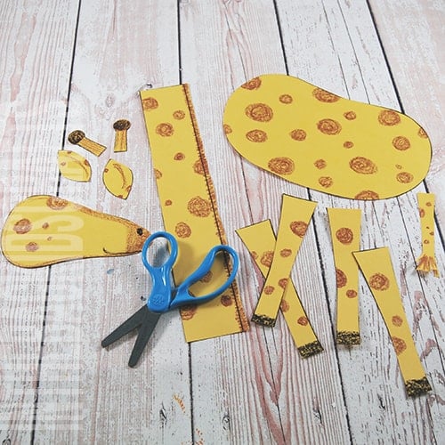 paper giraffe craft for kids step 3