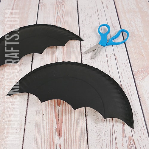 PAPER PLATE BAT CRAFT STEP 2