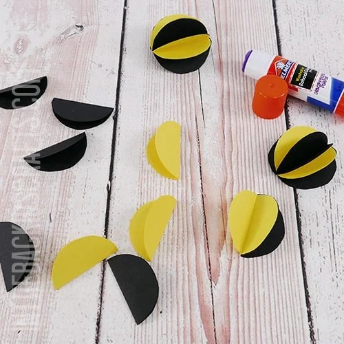 BEEHIVE CRAFT FOR KIDS STEP 3