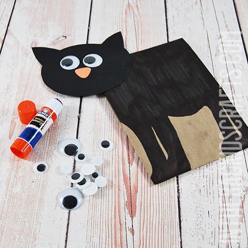 BLACK CAT CRAFT FOR HALLOWEEN STEP 3