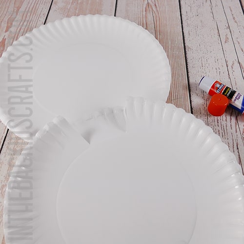 PAPER PLATE BUNNY CRAFT STEP 1