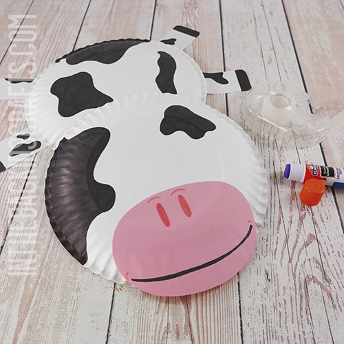 PAPER PLATE COW CRAFT FOR KIDS STEP 4