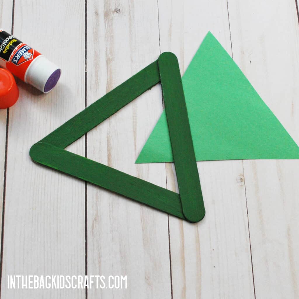 MAKE A GREEN TRIANGLE 