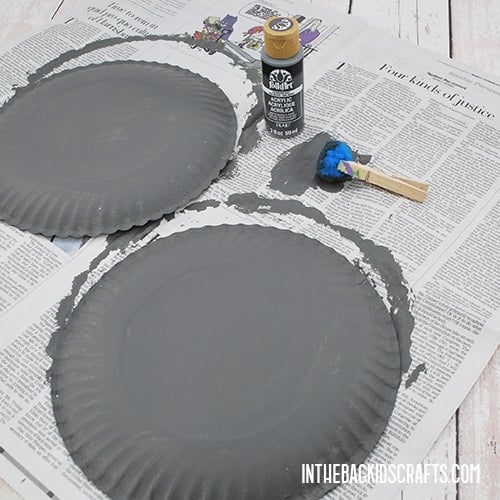 PAPER PLATE ELEPHANT CRAFT STEP 1