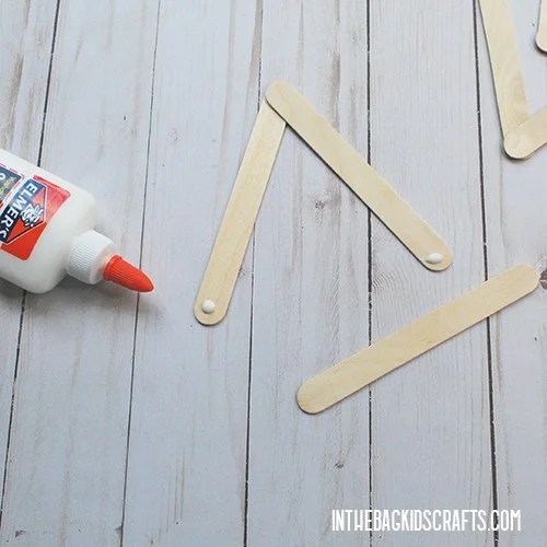 PRESCHOOL ELF CRAFT STEP 1