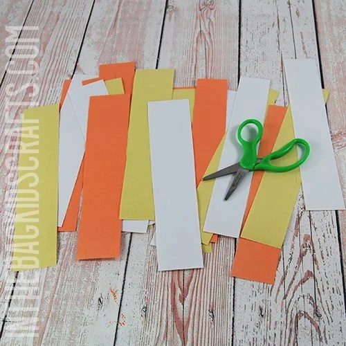 fun fall activities for kids paper chain step 1