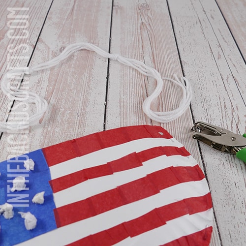 FLAG CRAFT FOR KIDS PAPER PLATE POUCH STEP 5