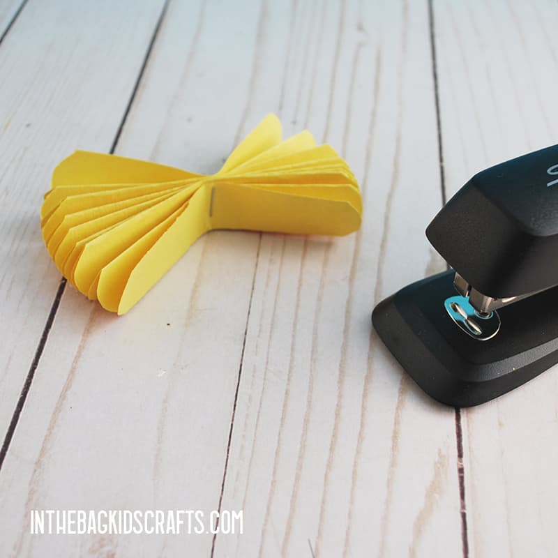 BOOKMARK FLOWER DESIGN STEP 3