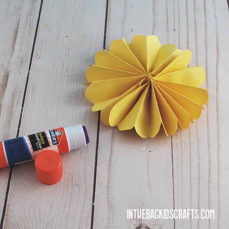 BOOKMARK FLOWER DESIGN STEP 4