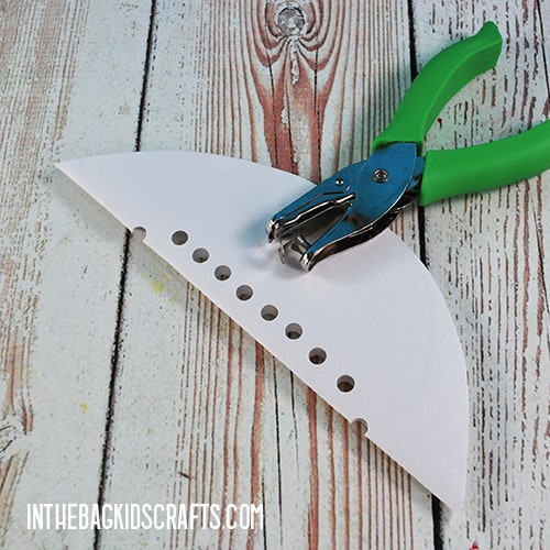 PAPER PLATE FOOTBALL CRAFT STEP 2