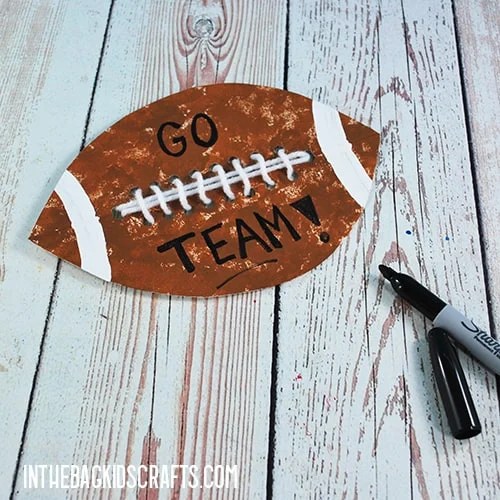 PAPER PLATE FOOTBALL CRAFT STEP 6
