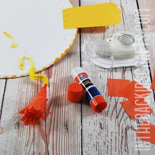 PAPER PLATE LION CRAFT STEP 7