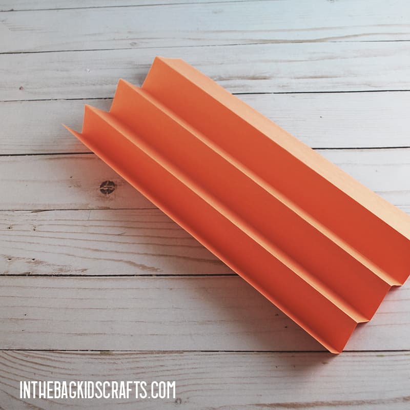 LION CRAFT STEP 1 ACCORDION FOLD