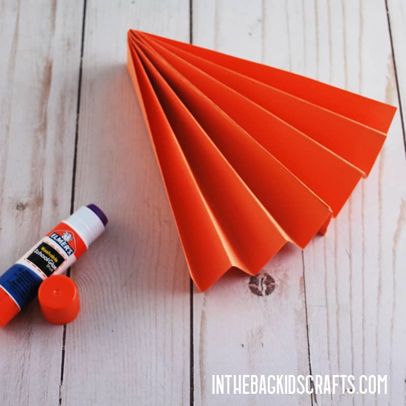 LION CRAFT STEP 2B GLUE INTO A WEDGE