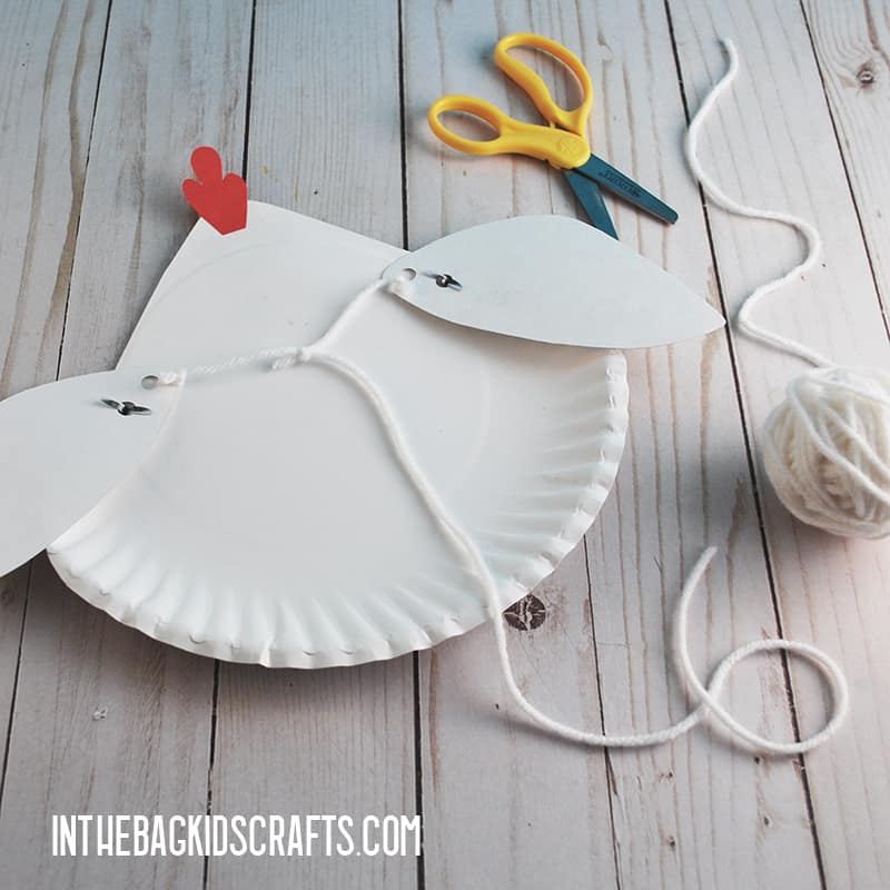 PAPER PLATE CHICKEN CRAFT STEP 4