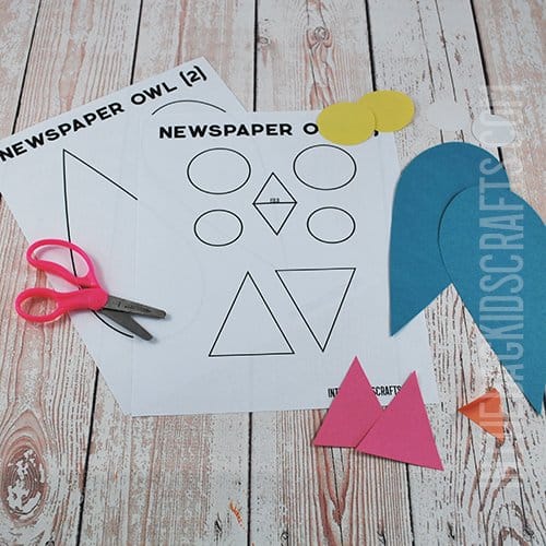 NEWSPAPER OWL CRAFT STEP 2