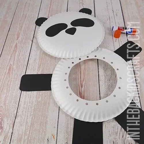 PAPER PLATE PANDA CRAFT STEP 4