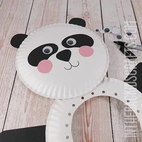PAPER PLATE PANDA CRAFT STEP 5