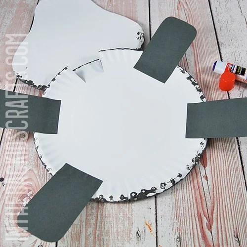 RHINO CRAFT FOR KIDS MADE FROM PAPER PLATES STEP 5