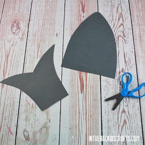 paper shark craft step 1