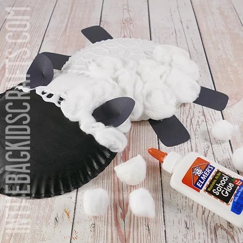 PAPER PLATE SHEEP CRAFT STEP 5
