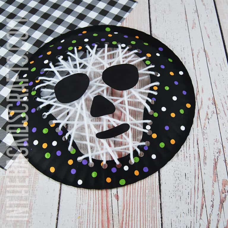 PAPER PLATE MUMMY CRAFT LACING ACTIVITY FOR KIDS