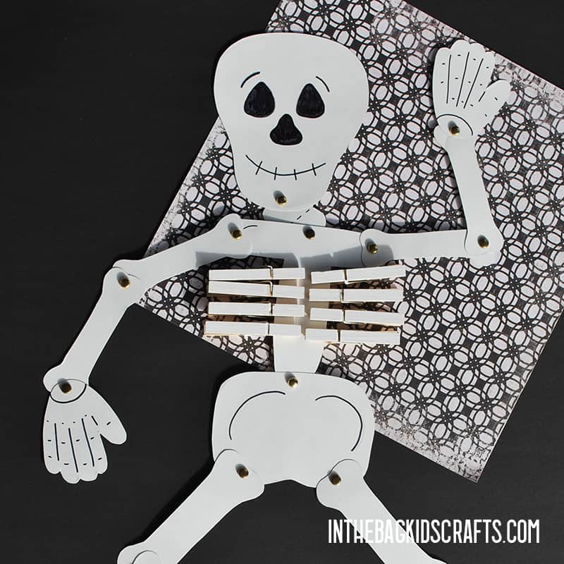 EASY SKELETON CRAFT FOR HALLOWEEN