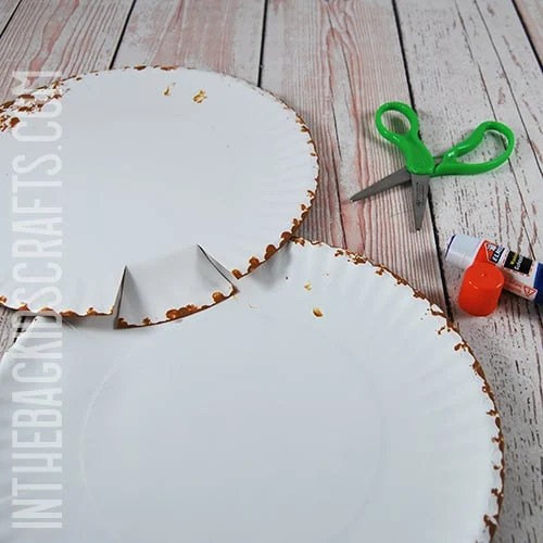 PAPER PLATE SLOTH CRAFT STEP 3