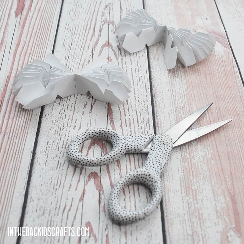 WINTER PAPER CRAFT SNOWFLAKE MOBILE STEP 2C