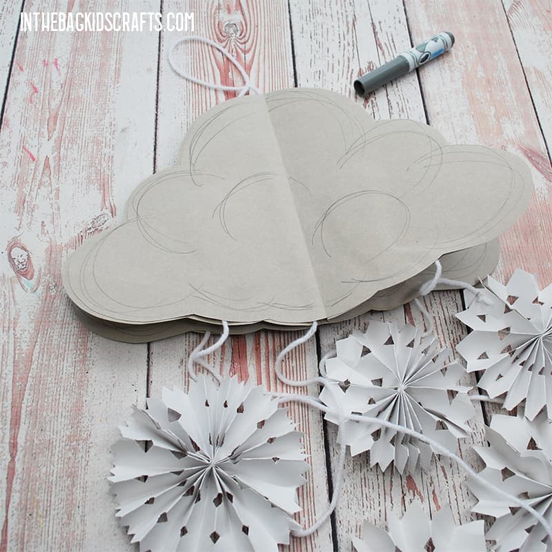PAPER WINTER CRAFT SNOWFLAKE MOBILE 