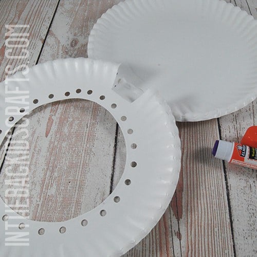 paper plate snowman craft for kids step 2