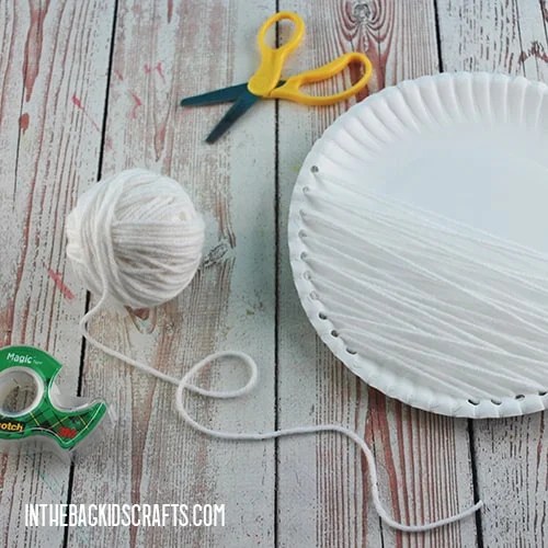 PAPER PLATE CHRISTMAS CRAFT STEP 2