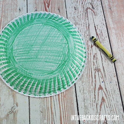PAPER PLATE TURTLE CRAFT STEP 1