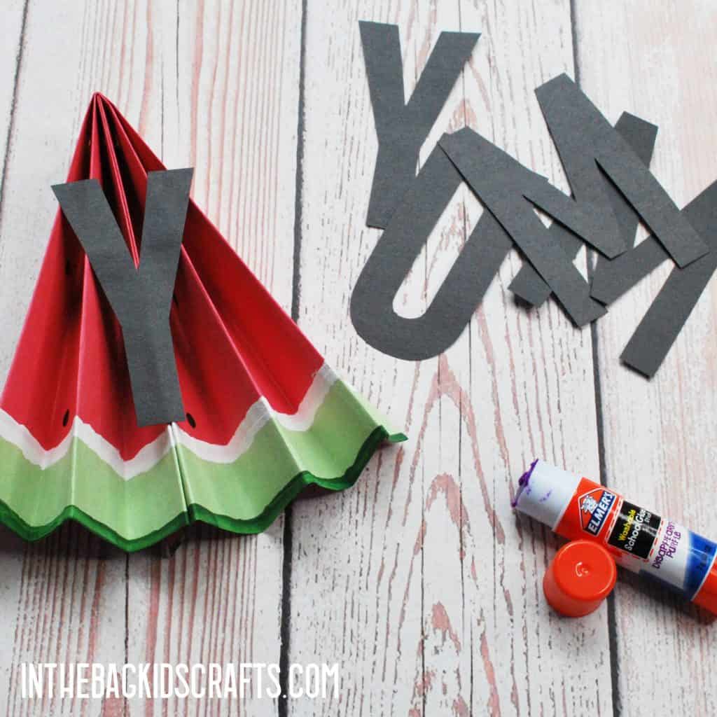 EASY WATERMELON PAPER CRAFTS BANNER GLUE ON THE LETTERS 