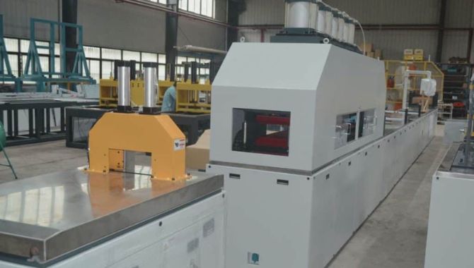 10ТОННАЯ ПУЛТРУЗИОННАЯ МАШИНА CATERPILLAR