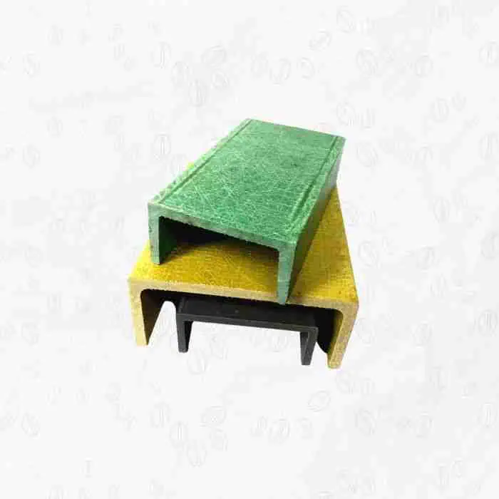 Пултрузионный U-образный профиль (300 x 90 x 15 мм)