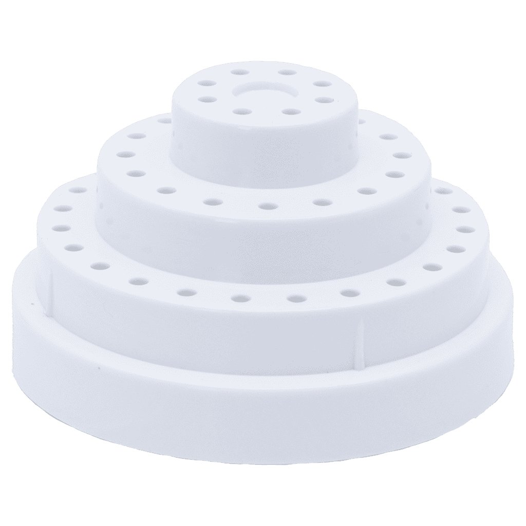 Set van witte, ronde nagelriem- en nagelriemtools voor manicure en pedicure.