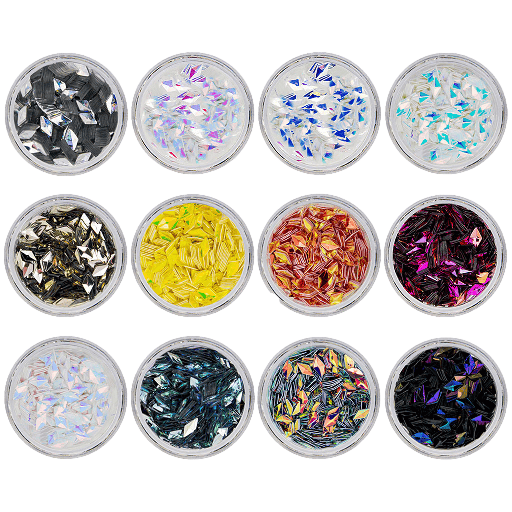 Glitter nageldecoraties in diverse kleuren en vormen voor creatieve nagelkunst en manicure.