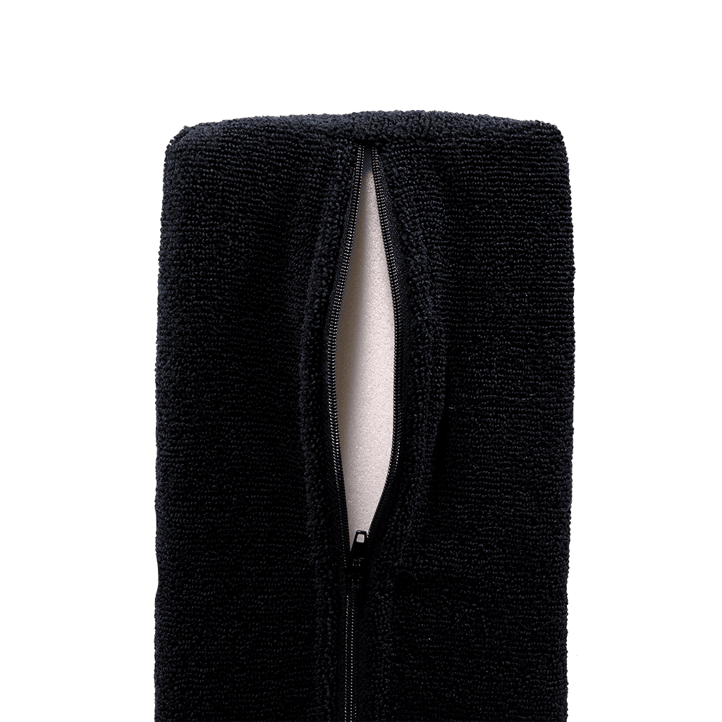 Zwarte manicure organizer met ritssluiting voor nagelproducten en tools.