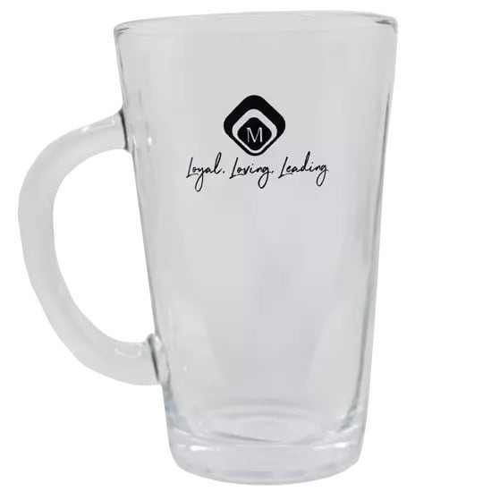 Luxe glazen mok met logo en inspirerende tekst voor Indiki Nails, perfect voor klanten en personeel.