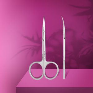 Precisie nagelkniptang met scherpe messen voor professionele manicure en pedicure.