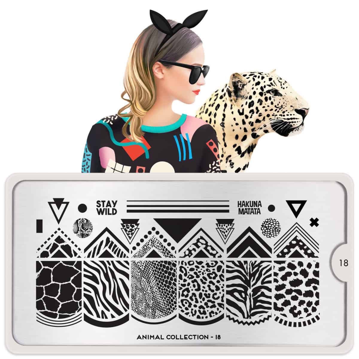Zwarte vrouw met dierenprint kleding en dierenbril naast een nail art stamping plate met dierenpatro.