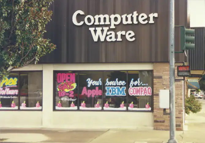 Exterior view of ITSolutions Currie computer and software store.