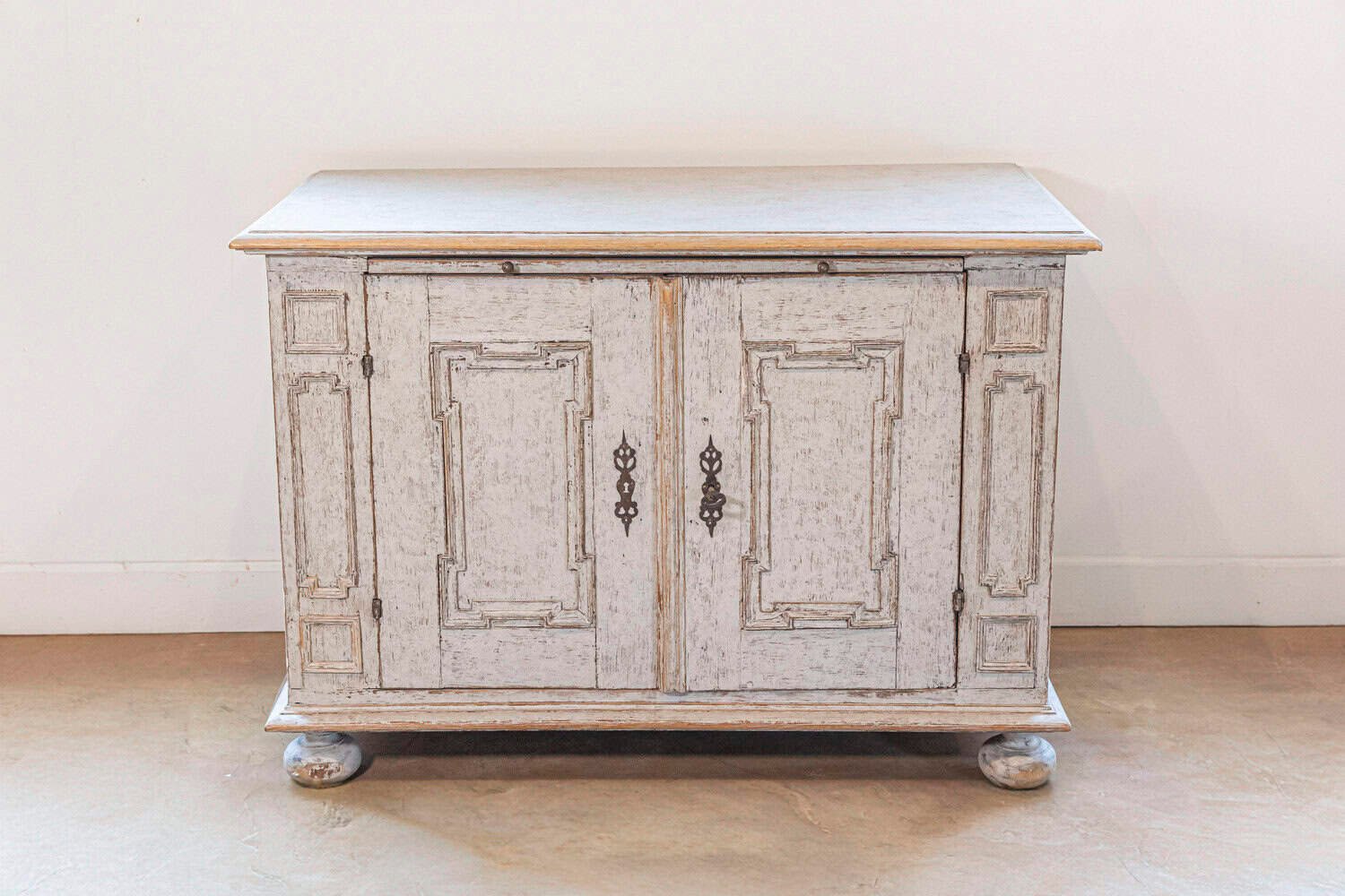 Swedish Baroque, 1740s Painted Buffet with Carved Doors and Pullout Drawer - JAA