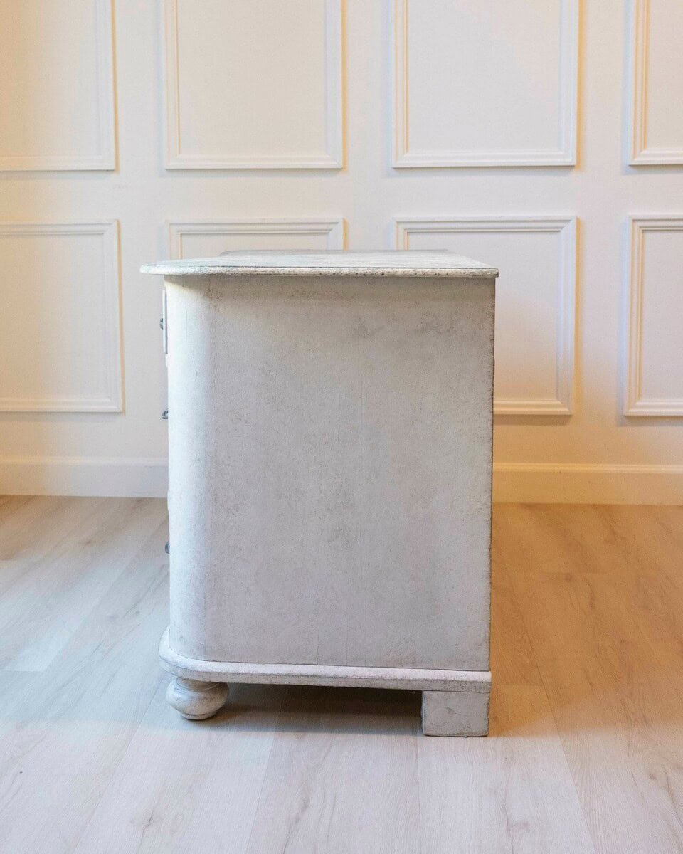 Swedish Baroque Style 19th Century Gray Serpentine Front Three-Drawer Chest - JAA