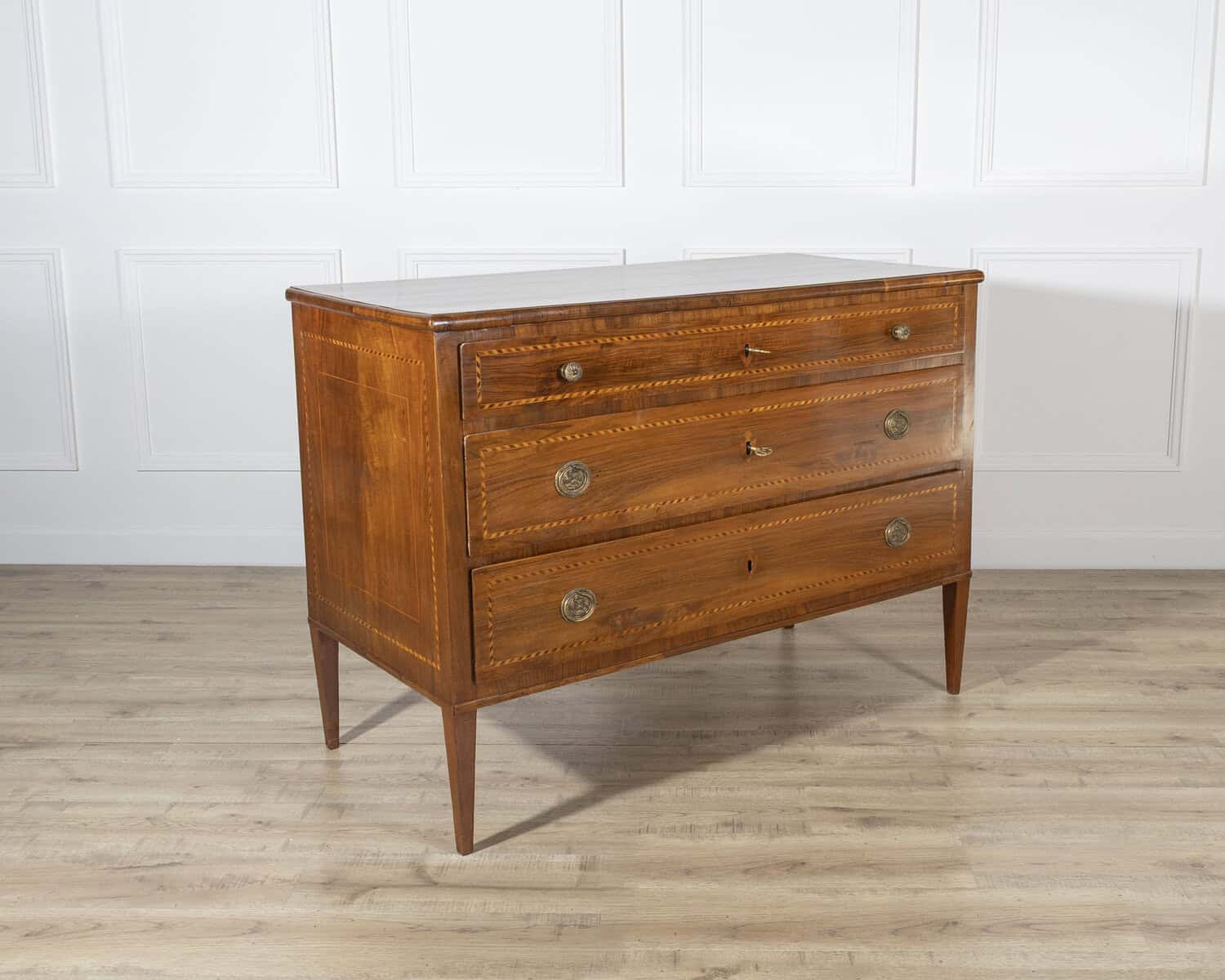 Late 18th Century Neoclassical Chest Of Drawers In Walnut And Cherry - JAA