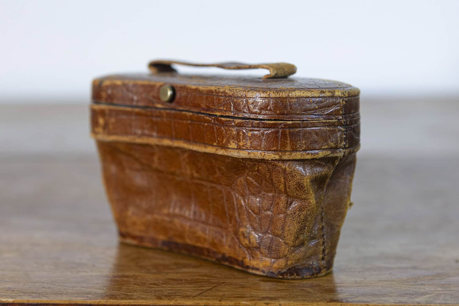 Swedish 20th Century Pair of Theater Binoculars With Leather Case - JAA