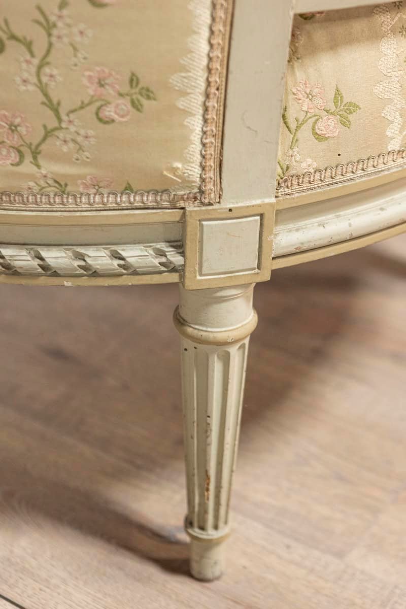 Pair of French Louis XVI Style 1900s Painted and Carved Bergères à Oreilles - JAA